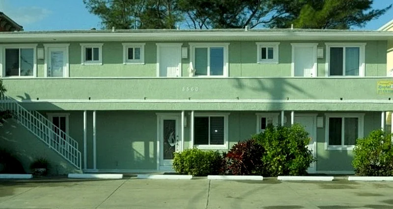 Beach Front 'Parrotdise' Private with Beautiful Sunset Views