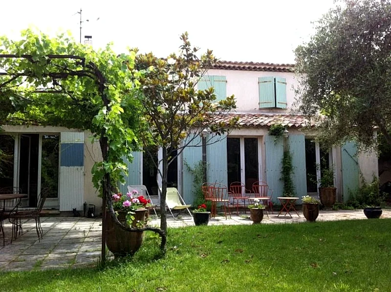 Photo 10