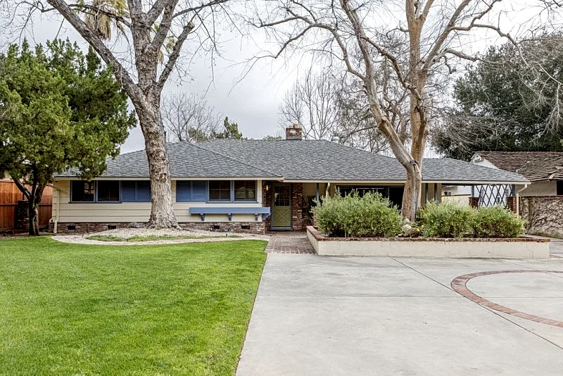 Summer Dreams! Emerald Forest Oasis w/Huge Sparkling Pool & Guest House! By CSUN