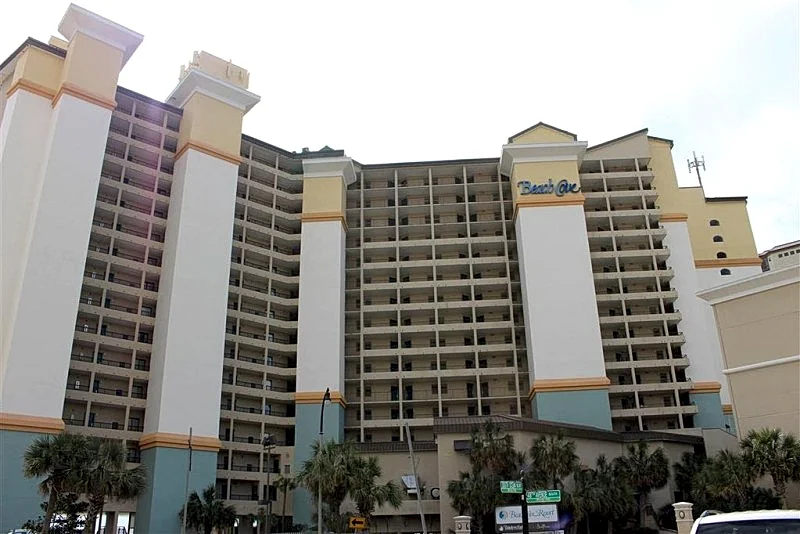 Recently Renovated Oceanfront Condo Fully Equipped!