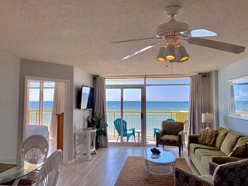 Gorgeous Oceanfront 3 Bedrooms Condo Sleeps 6-10 -Linens Included
