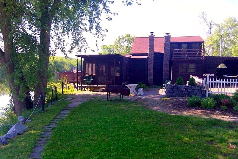 Hudson River home with spectacular river views & beach near Sarotoga Race track