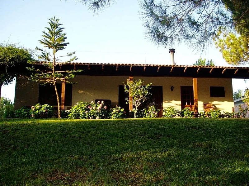 PRIVATE 2 BR, 2 BA GUESTHOUSE with Pool - WALK TO WINERIES.