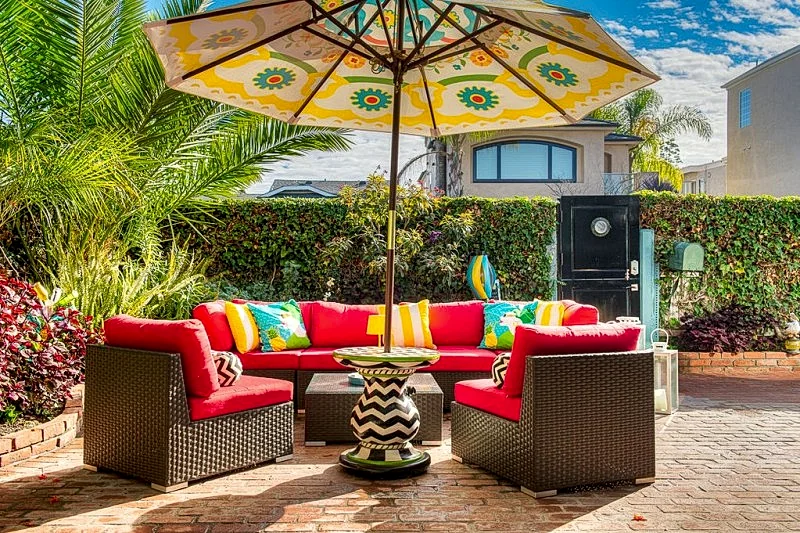 Adorable Remodeled Beach Cottage.