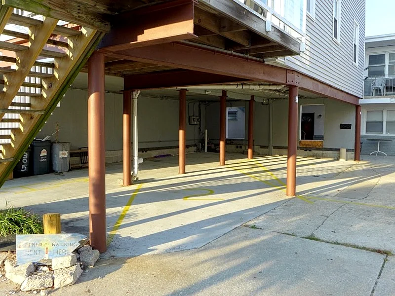 2 Bedroom , Beach Block Apt. w/free parking