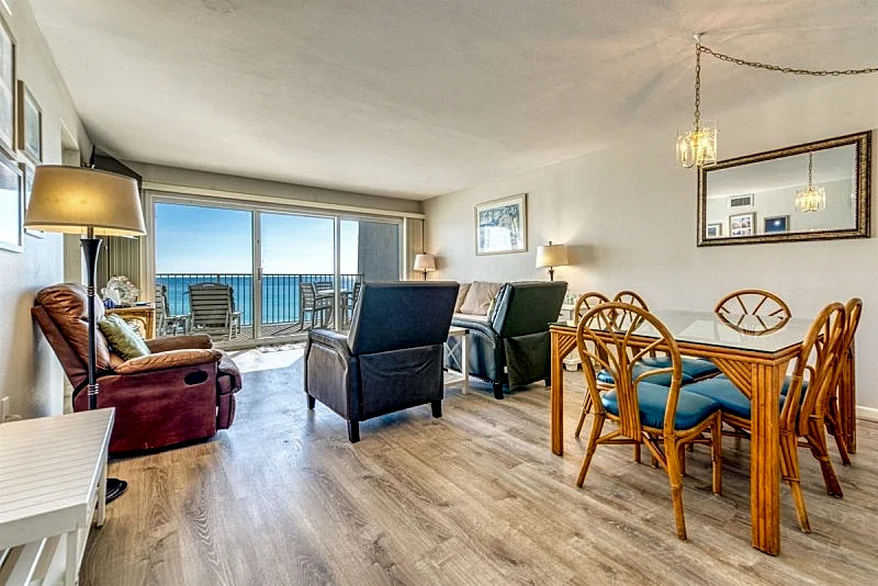 B402 | Beachfront with Beach Service, Pool, & WiFi