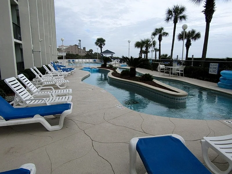 Clean, cozy and so comfortable! This sweet condo is offered below resort rates!