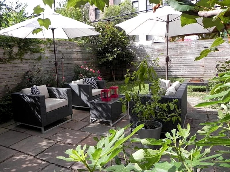 Spacious modern and Clean 2 BR Garden Floor Apt