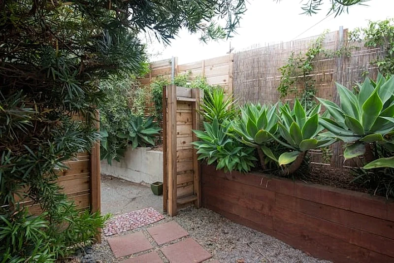Bohemian Cottage, minutes from the Beach!