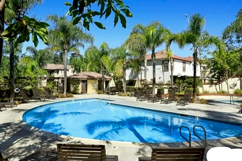 Tustin Retreat • 4 Beds • Sleeps 8 • Family Ready