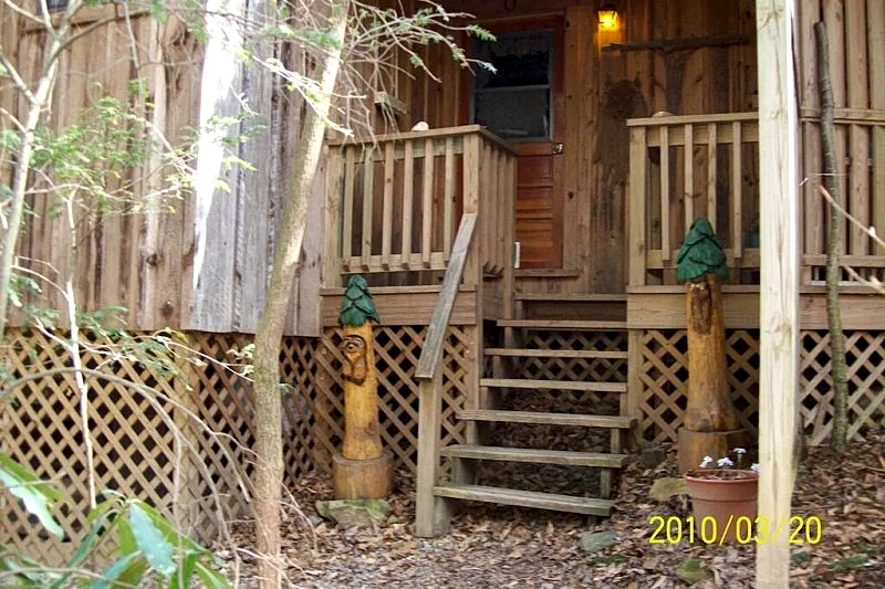Sanitized! Creekside Cottage sits over Creek Woods, Looking into Park! Pets OK
