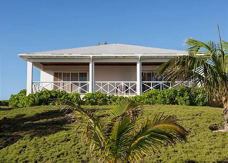 Private and Secluded Beachfront House on Deserted Pink-Sand Beach