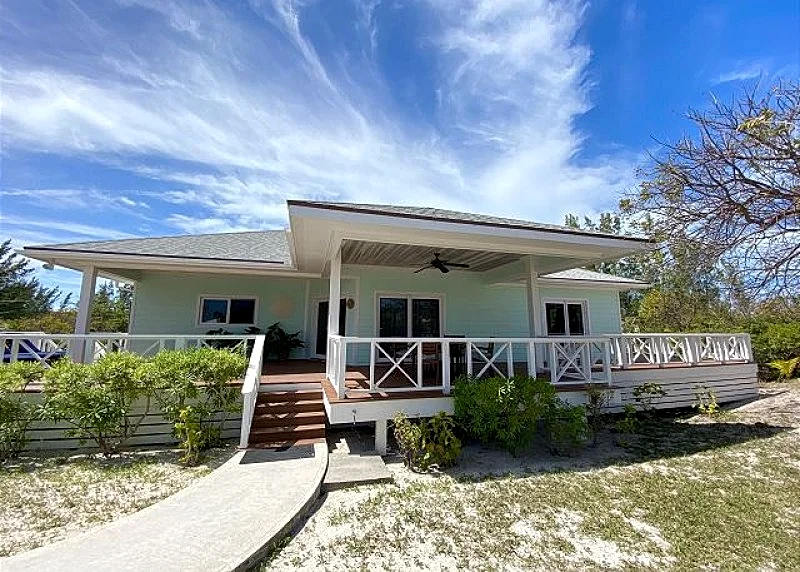 Beautiful New Home on Prestigious Banks Road, Short Walk to Beach and Tippys