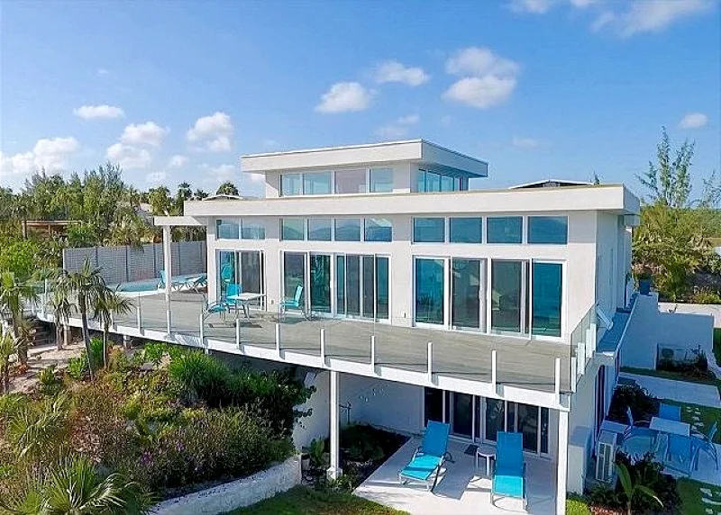 Stunning New Secluded Beachfront House with Pool, Spectacular Views