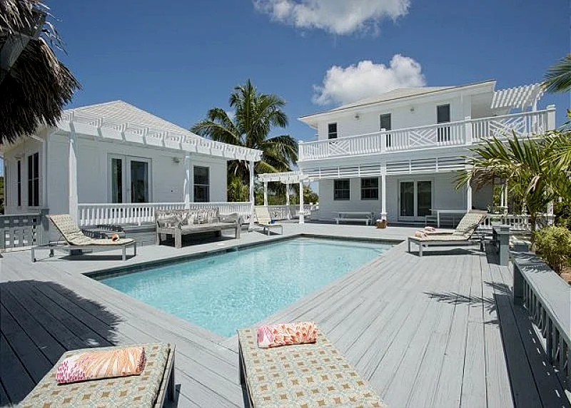 4-Acre Estate on Banks Rd, House & Guest cottage, Pool, Calm Protected Beach
