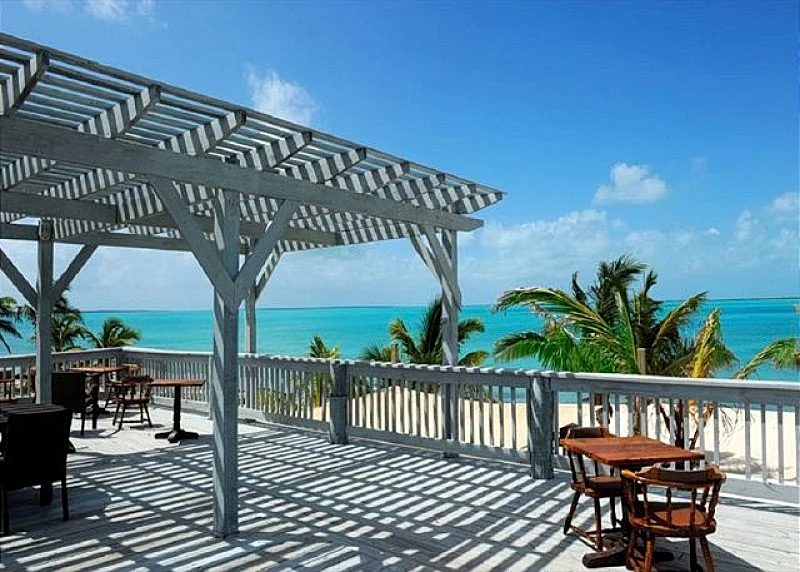 NewTwo-Bedroom Oceanfront Cottage Near Restaurant, Stores