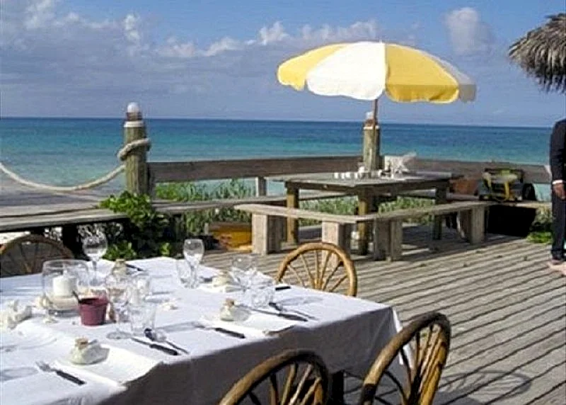 New Beach Villa at French Leave Bch, Pool, Hot Tub, Gym, Prestigious Banks Rd