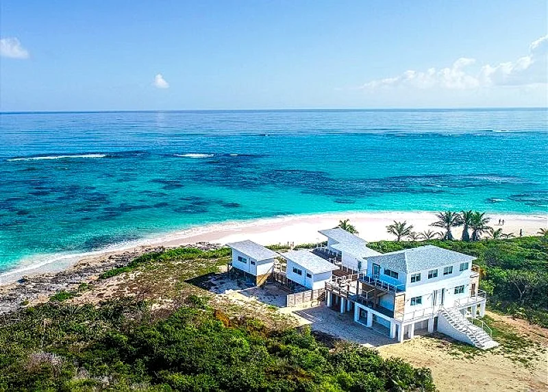 New Beachfront Luxury Penthouse Suite w/Spa Bath and Extra Half Bedroom
