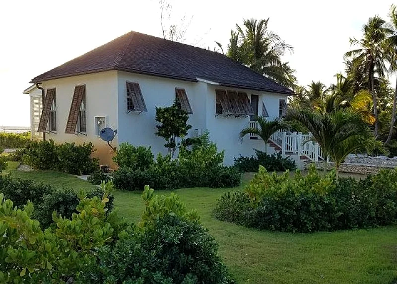 Stunning New Luxury Villa Directly On French Leave Beach