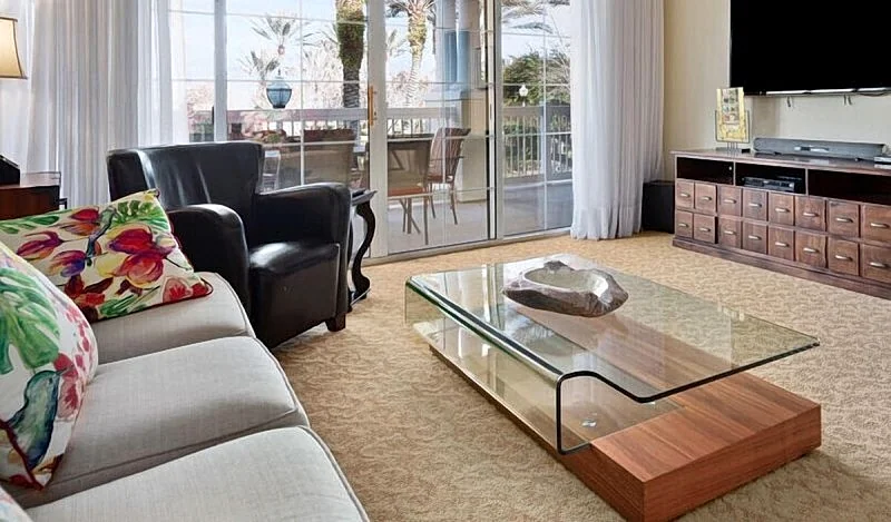 Classic Condo | One Of Closest Buildings To Reunion's Waterpark
