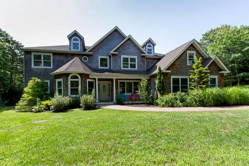 A Quiet Place in the Hamptons with Private Pool