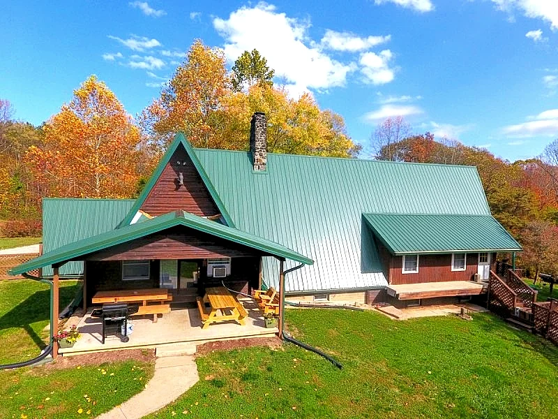 Luxury Lodge in Hocking Hills Pool, Hot Tub & Lake