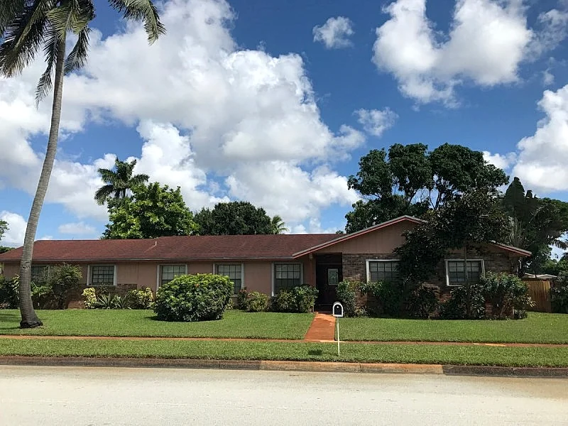 3 Bedroom, 2 Bath, Heated Pool, Free WiFi, Handicap Accessible Immaculate Home