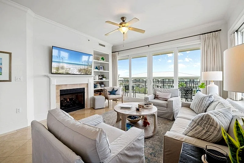 Adagio D405 Quiet Private Top 4th Floor Corner!! Premium Pool Front!+ Ice Maker!