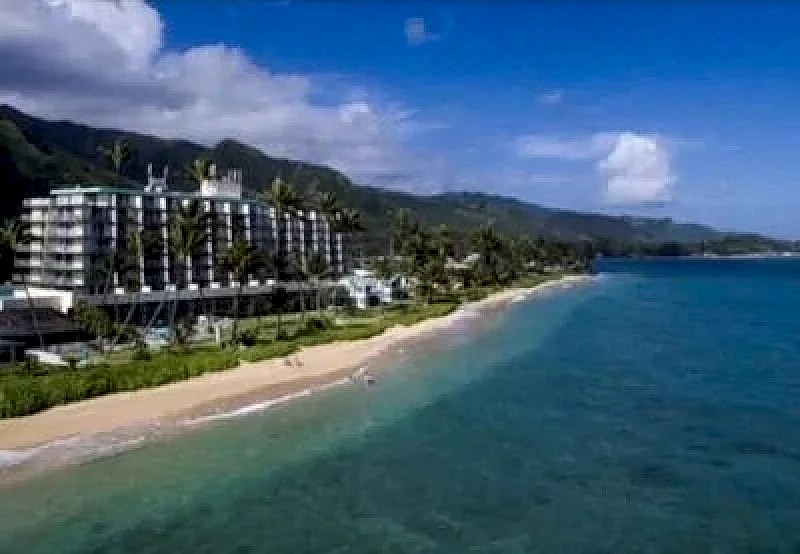 Deedee’s beach retreat Ocean front north shore Oahu