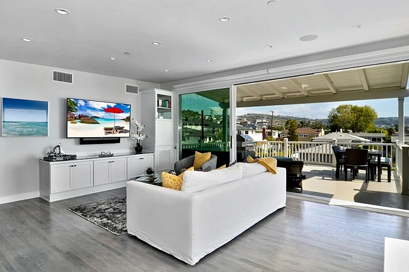 Brand New Luxury Laguna Escape with HUGE ocean views - sleeps 4-6