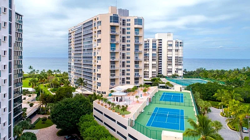 Beachfront 7th Fl. Resort Condo with Gulf of Mexico views in Most Rooms