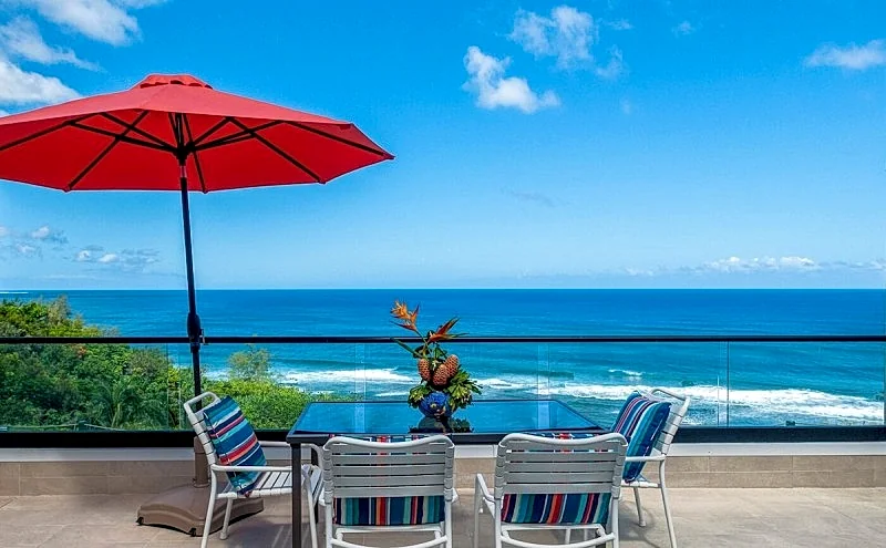 Spectacular Oceanfront Condo at Hideaways Beach, Bali Hai Views, AC all rooms