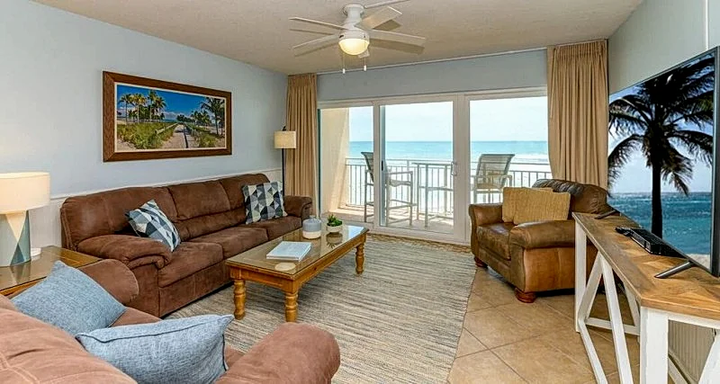Direct Oceanfront - Beautifully updated - Excellent Ocean Views