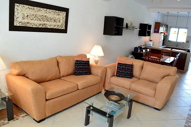 2 BR TERRACE BAR, RIGHT IN THE HEART OF DOWTOWN