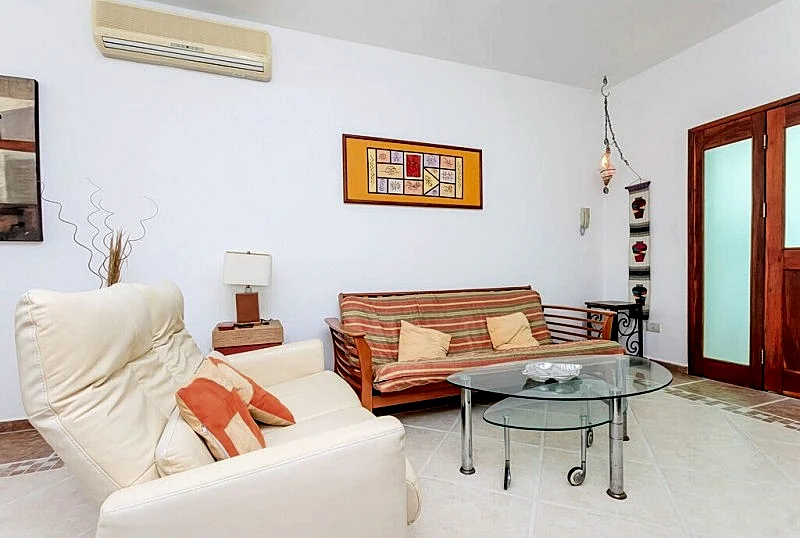 WELL LOCATED 2 BR JUST STEPS FROM THE BEACH AND 5TH AVENUE