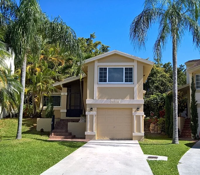 Beautiful Miami Lakehouse For Families 3 Beds/2 Baths/Sleeps 6