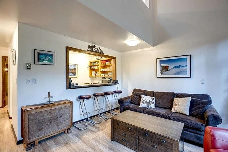 Snowater Condo 06 with Great Resort Amenities