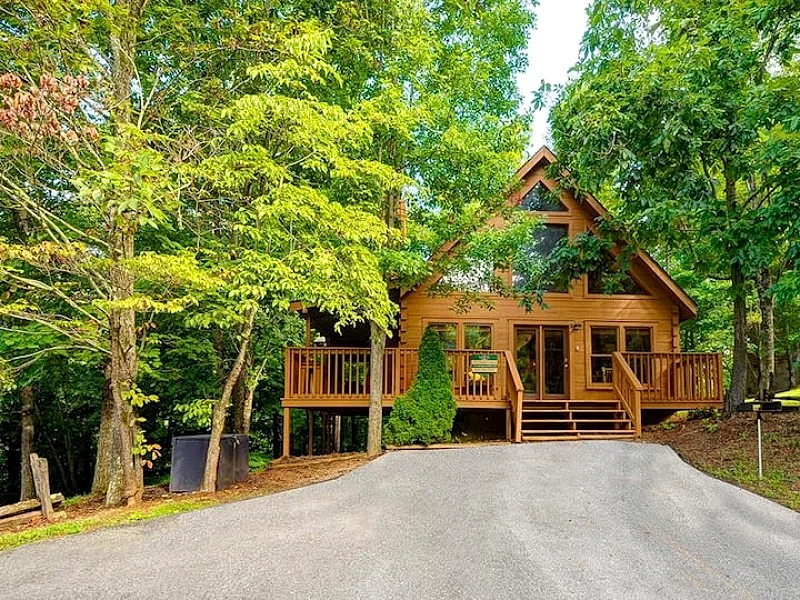 Simple Comforts – Country Pines Resort (2 BR)