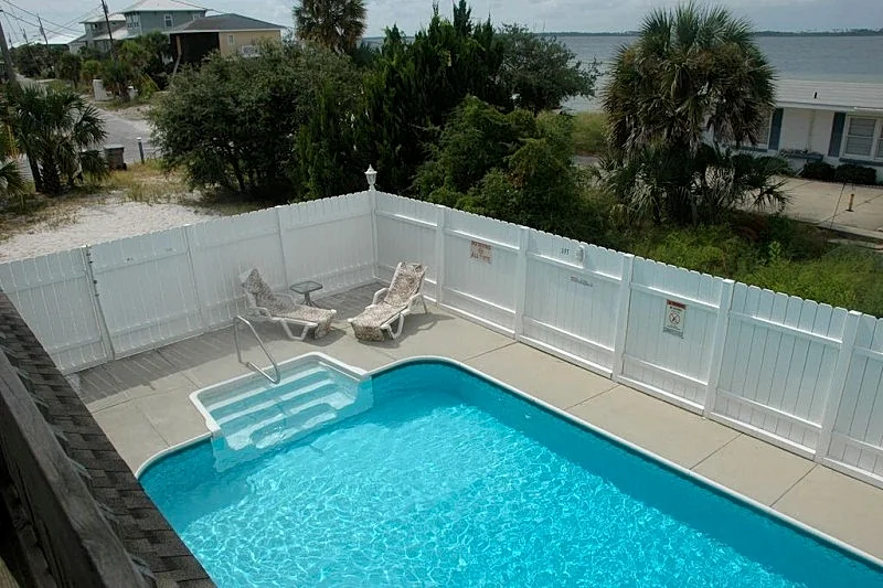 Ultimate Family Home! Game Porch / No Stairs / Pets / Pool / Tesla Charger