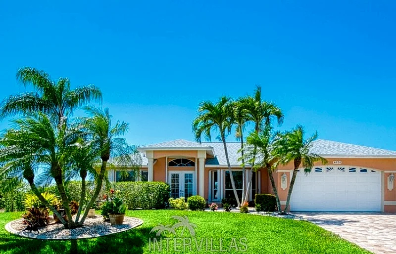 Cape Coral Vacation Homes | Villa Bellevue