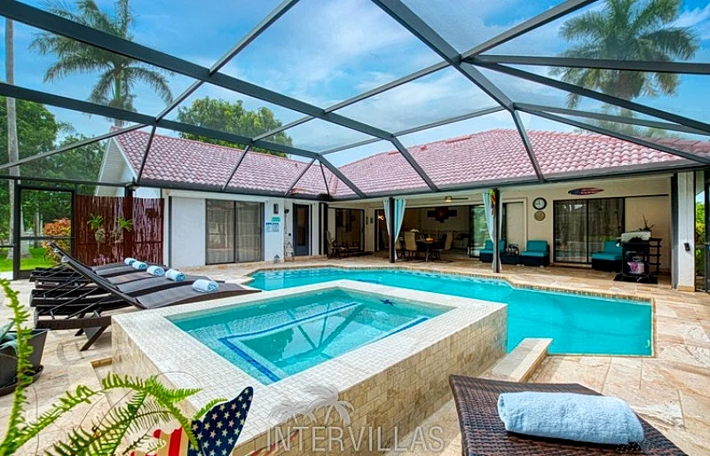 Cape Coral Vacation Homes | Villa ChillOut