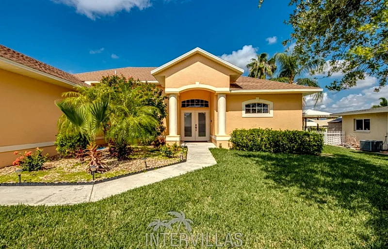 Cape Coral Vacation Rentals | Villa La Palmita